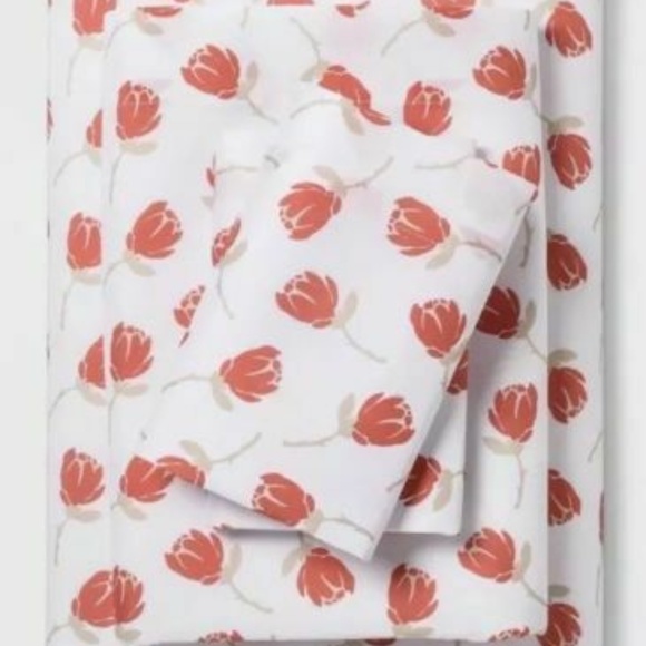 Room Essentials Other - Microfiber Sheet Set QUEEN Coral Floral
